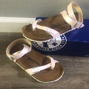 birkenstock yara metallic